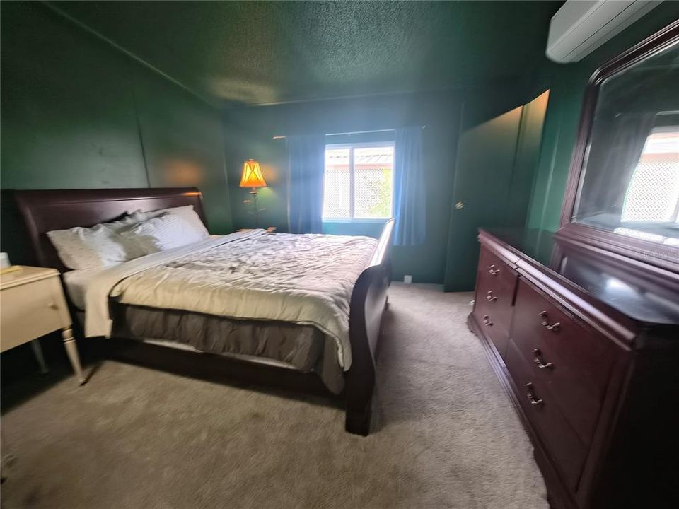 For Sale: $155,500 (2 beds, 2 baths, 989 Square Feet)