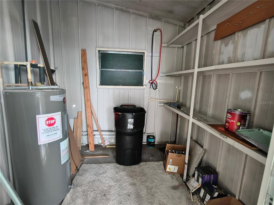 For Sale: $155,500 (2 beds, 2 baths, 989 Square Feet)