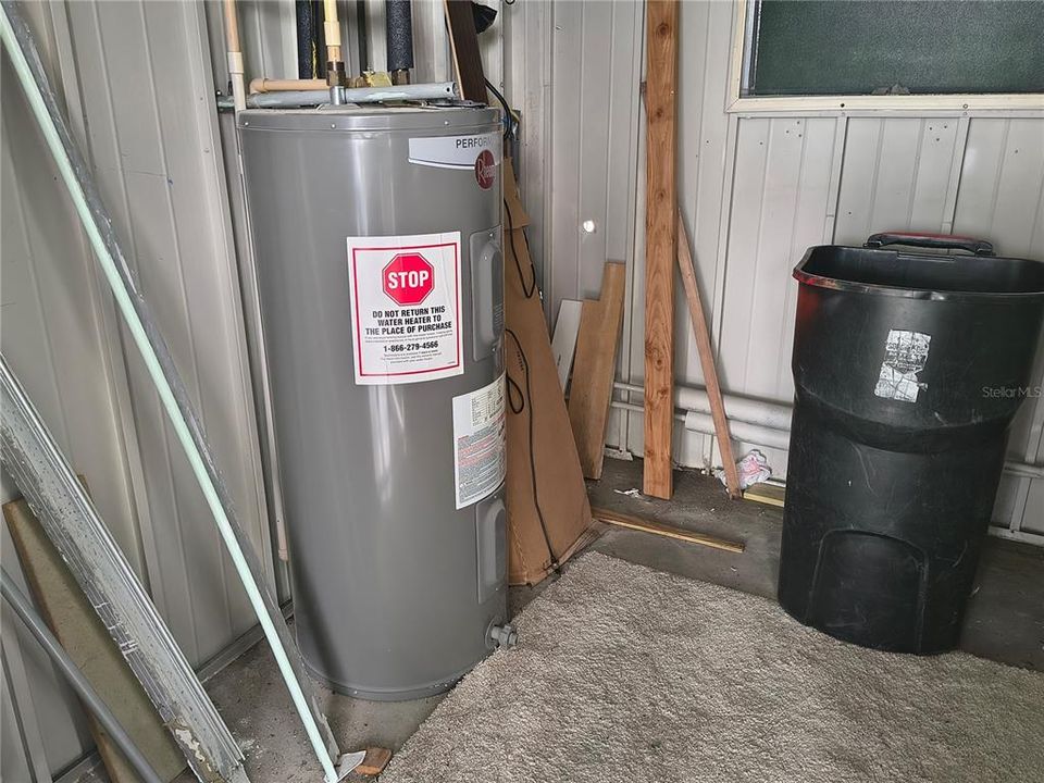 For Sale: $155,500 (2 beds, 2 baths, 989 Square Feet)