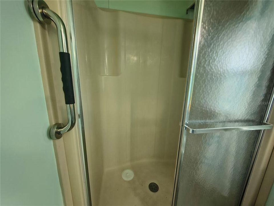 For Sale: $155,500 (2 beds, 2 baths, 989 Square Feet)