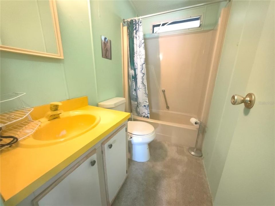 For Sale: $155,500 (2 beds, 2 baths, 989 Square Feet)