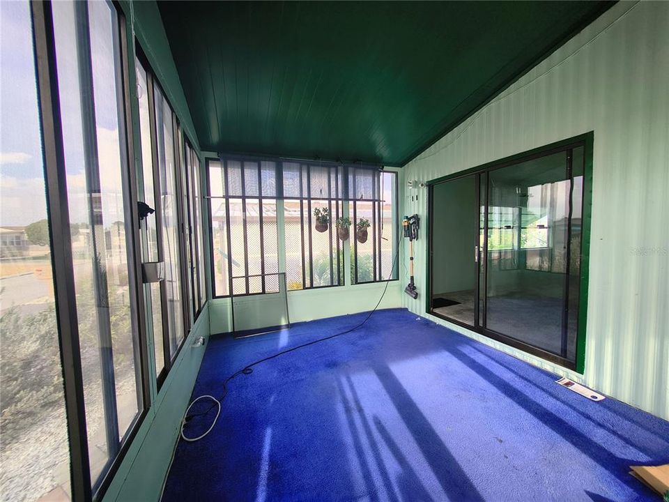 For Sale: $155,500 (2 beds, 2 baths, 989 Square Feet)