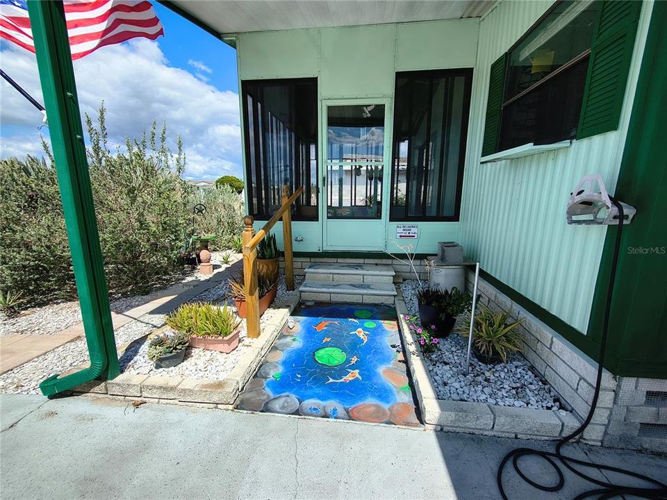 For Sale: $155,500 (2 beds, 2 baths, 989 Square Feet)