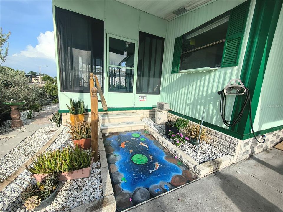 For Sale: $155,500 (2 beds, 2 baths, 989 Square Feet)