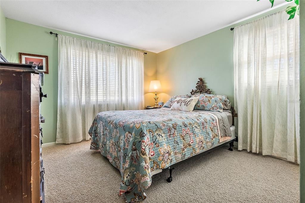 For Sale: $425,000 (3 beds, 2 baths, 1653 Square Feet)