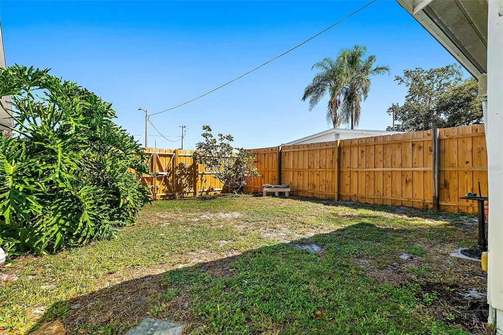 For Sale: $425,000 (3 beds, 2 baths, 1653 Square Feet)