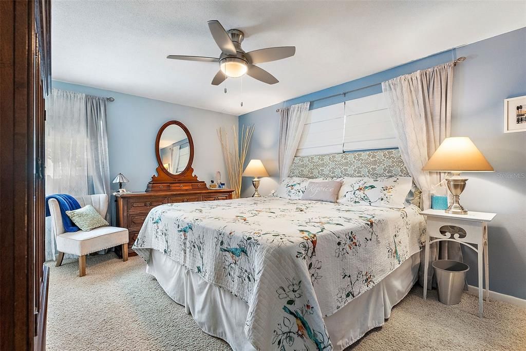For Sale: $425,000 (3 beds, 2 baths, 1653 Square Feet)