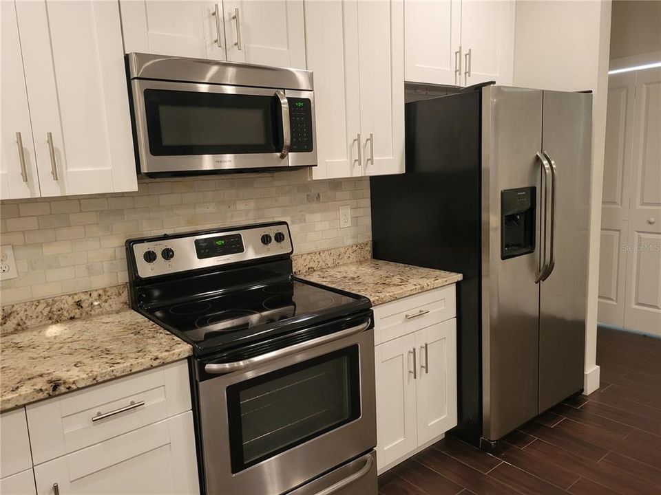 For Sale: $430,000 (3 beds, 2 baths, 1945 Square Feet)