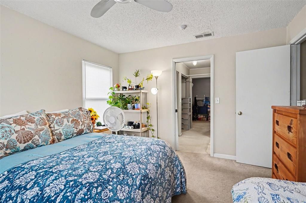 For Sale: $365,000 (4 beds, 2 baths, 1868 Square Feet)