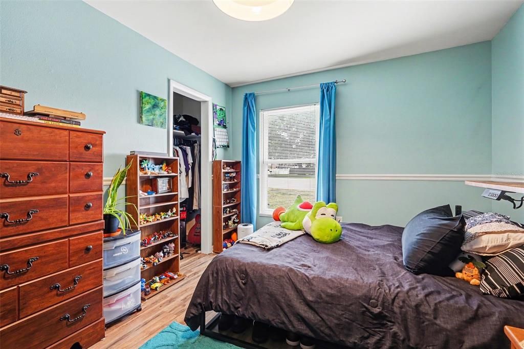 For Sale: $365,000 (4 beds, 2 baths, 1868 Square Feet)