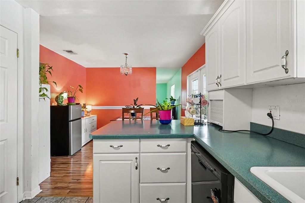 For Sale: $365,000 (4 beds, 2 baths, 1868 Square Feet)