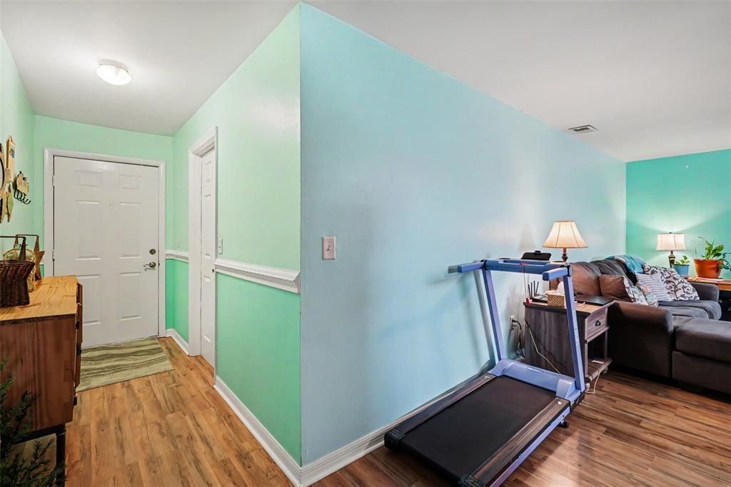 For Sale: $365,000 (4 beds, 2 baths, 1868 Square Feet)