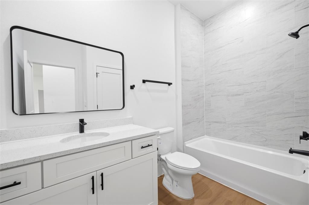 На продажу: $325,000 (4 спален, 2 ванн, 1799 Квадратных фут)