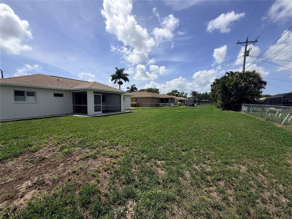 For Rent: $1,800 (3 beds, 2 baths, 1216 Square Feet)
