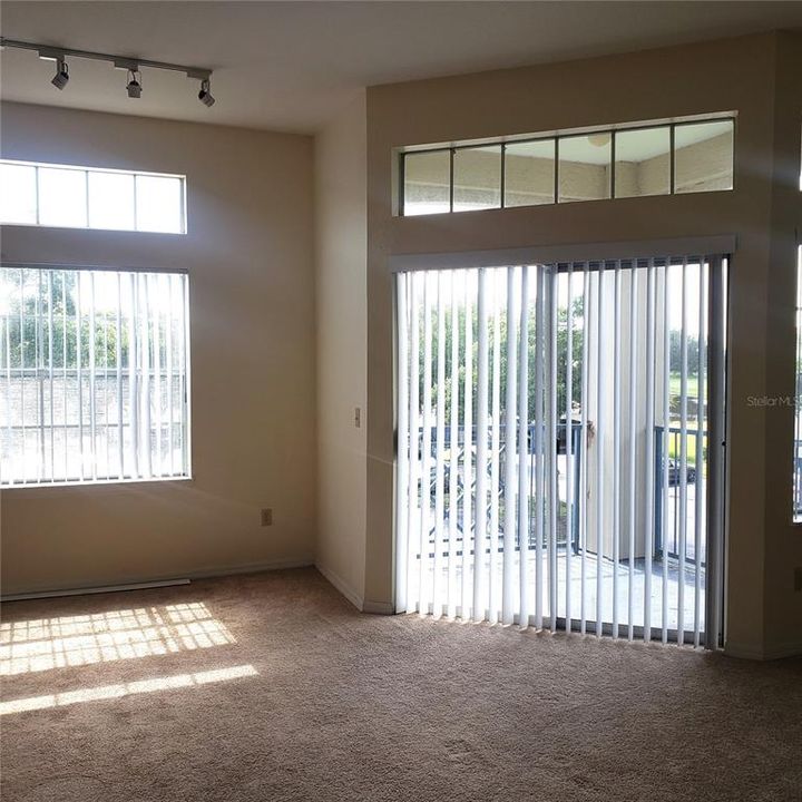 For Rent: $1,395 (1 beds, 1 baths, 842 Square Feet)