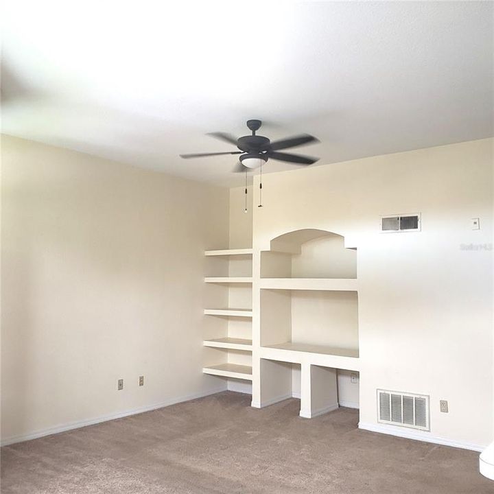 For Rent: $1,395 (1 beds, 1 baths, 842 Square Feet)