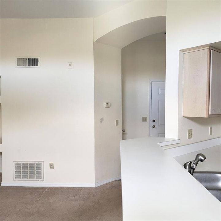 For Rent: $1,395 (1 beds, 1 baths, 842 Square Feet)