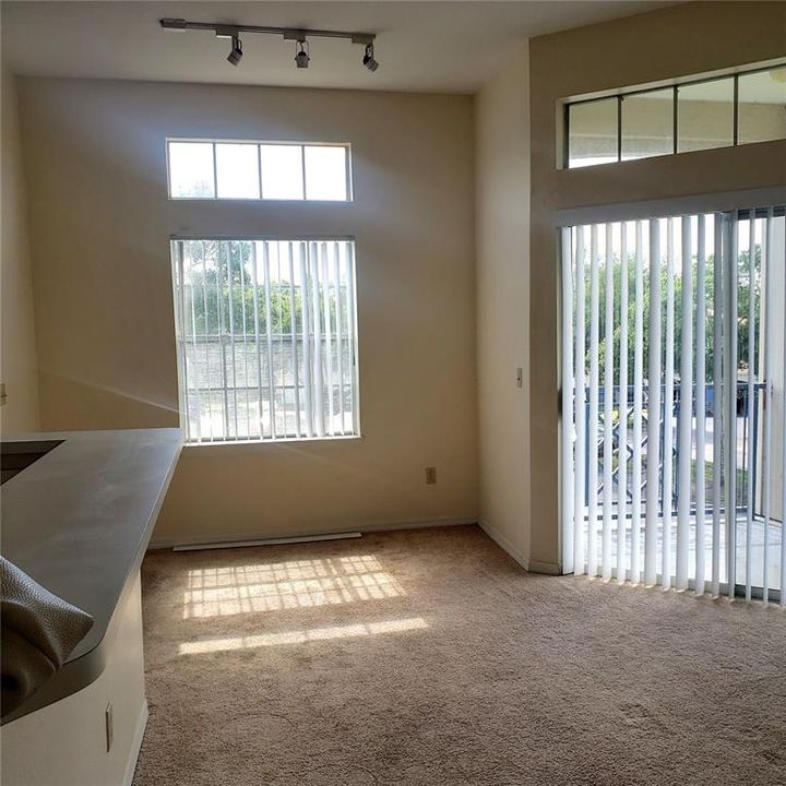 For Rent: $1,395 (1 beds, 1 baths, 842 Square Feet)