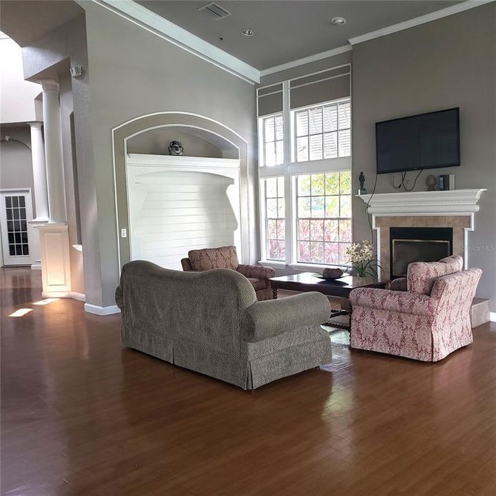 For Rent: $1,395 (1 beds, 1 baths, 842 Square Feet)