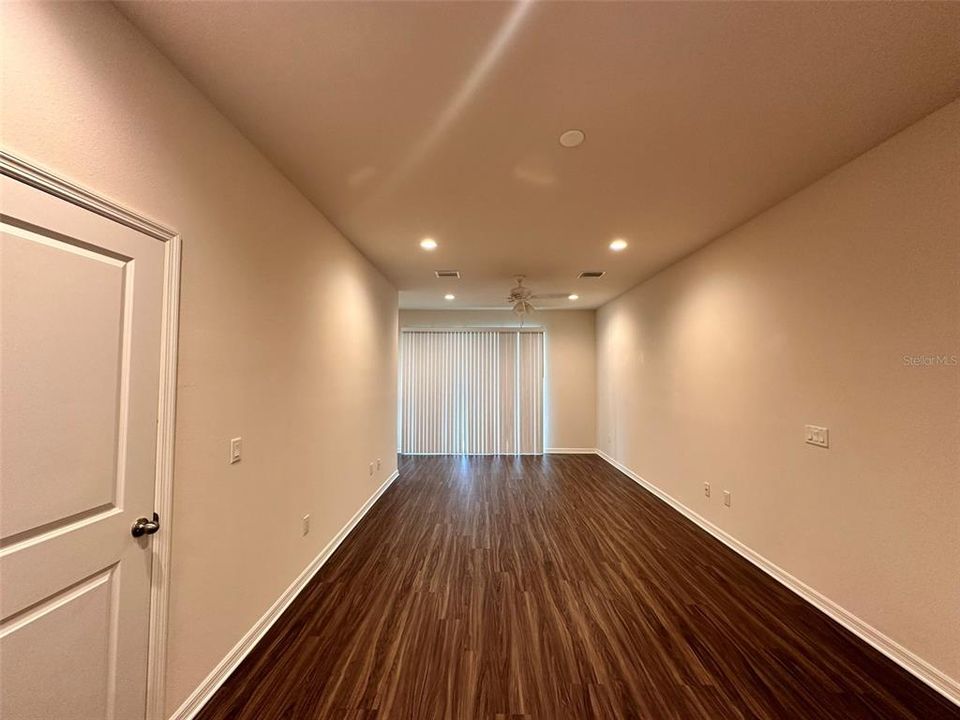 For Rent: $2,900 (3 beds, 2 baths, 1816 Square Feet)