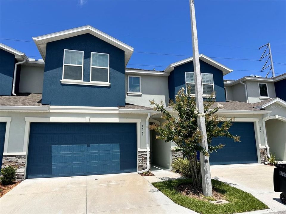 For Rent: $2,900 (3 beds, 2 baths, 1816 Square Feet)