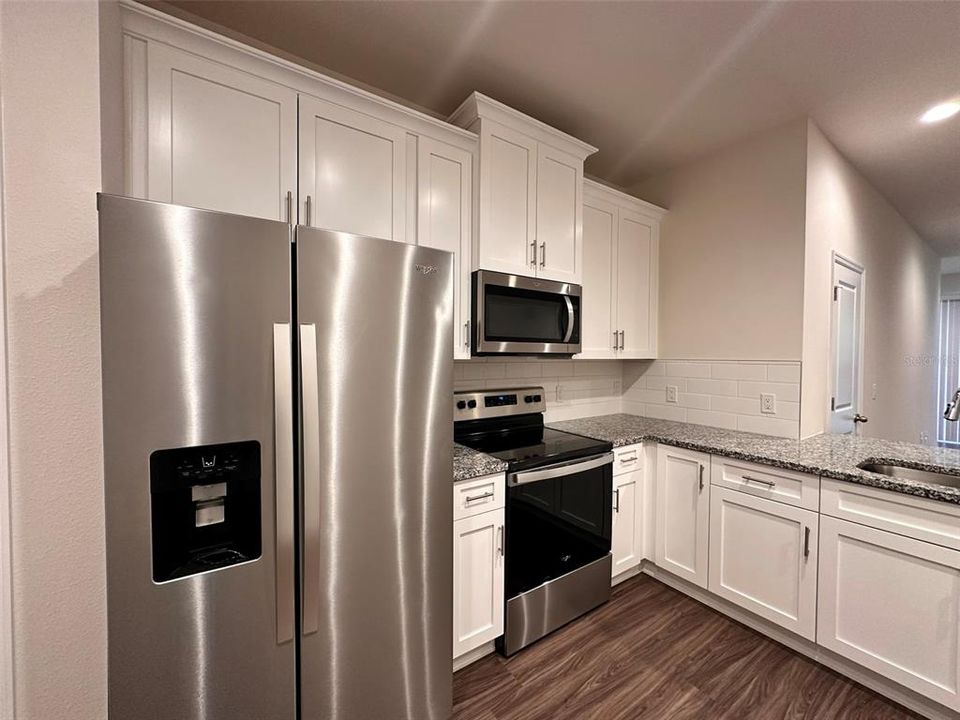For Rent: $2,900 (3 beds, 2 baths, 1816 Square Feet)