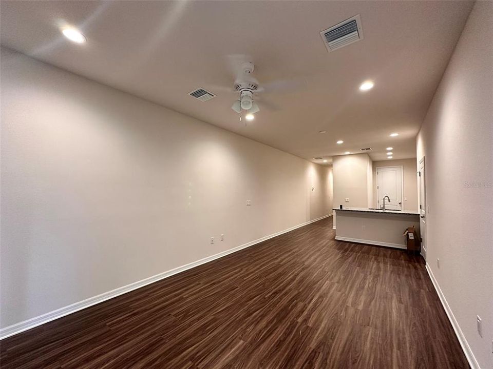 For Rent: $2,900 (3 beds, 2 baths, 1816 Square Feet)