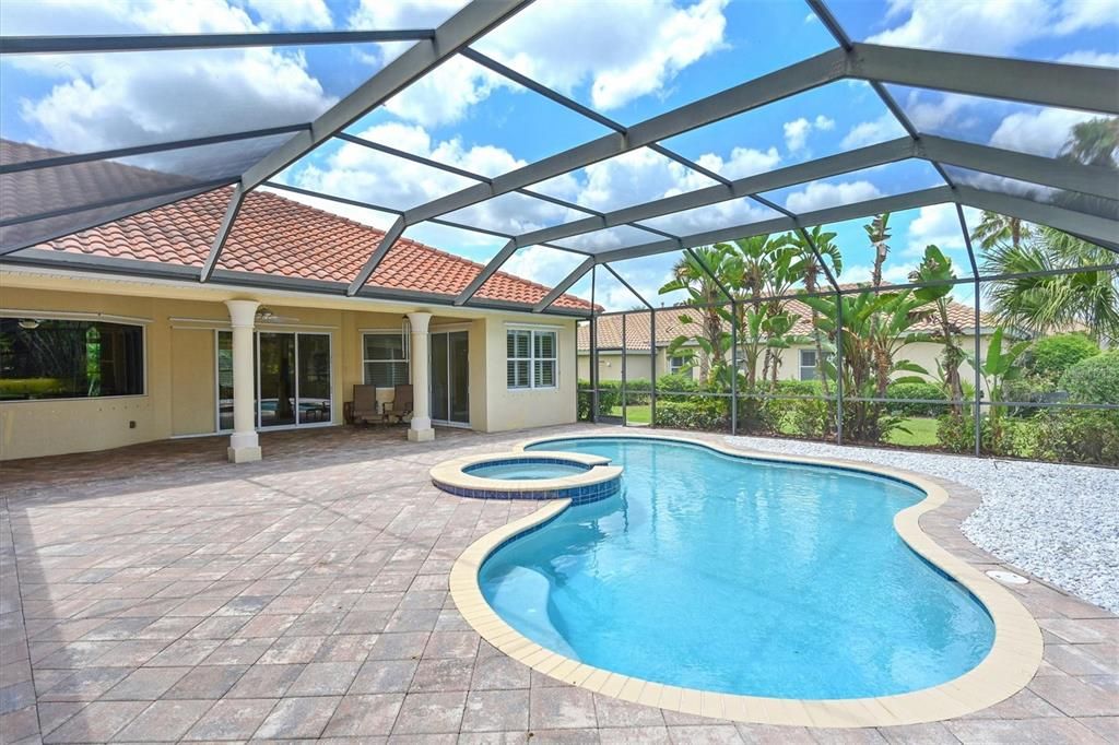 For Sale: $870,000 (4 beds, 3 baths, 3187 Square Feet)