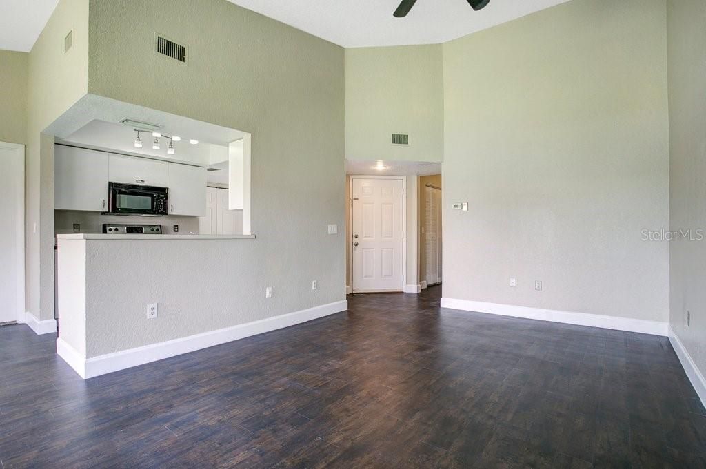 For Rent: $1,745 (3 beds, 2 baths, 1319 Square Feet)