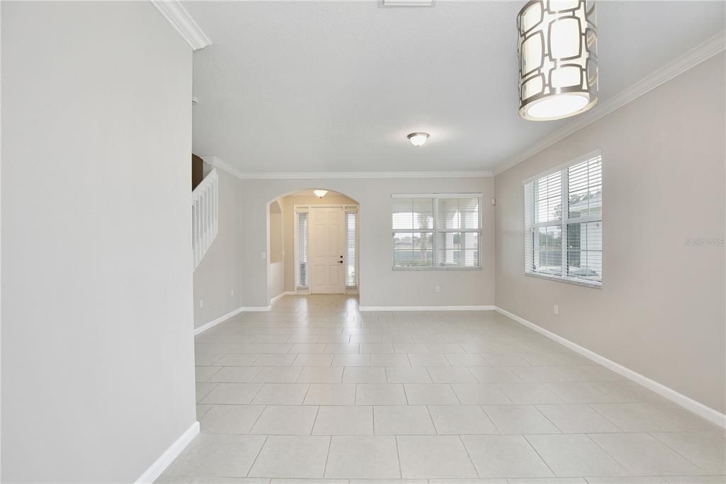 For Rent: $2,795 (4 beds, 2 baths, 2585 Square Feet)