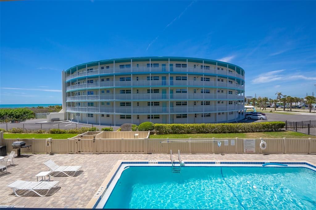 For Sale: $350,000 (2 beds, 2 baths, 1101 Square Feet)