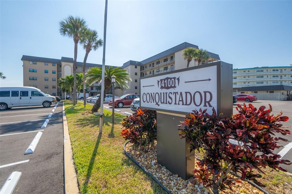 For Sale: $350,000 (2 beds, 2 baths, 1101 Square Feet)
