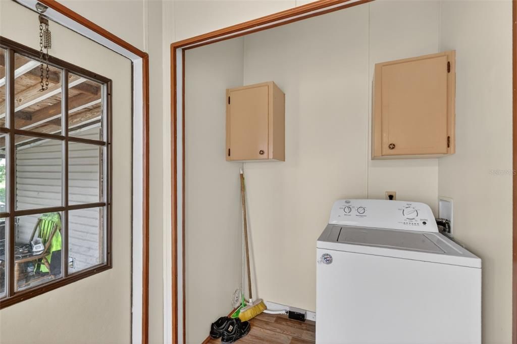 For Sale: $599,000 (31674 beds, 2 baths, 1674 Square Feet)