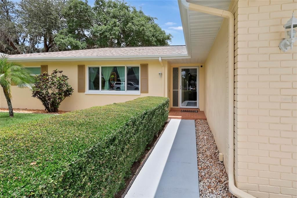 For Sale: $379,900 (2 beds, 2 baths, 1390 Square Feet)