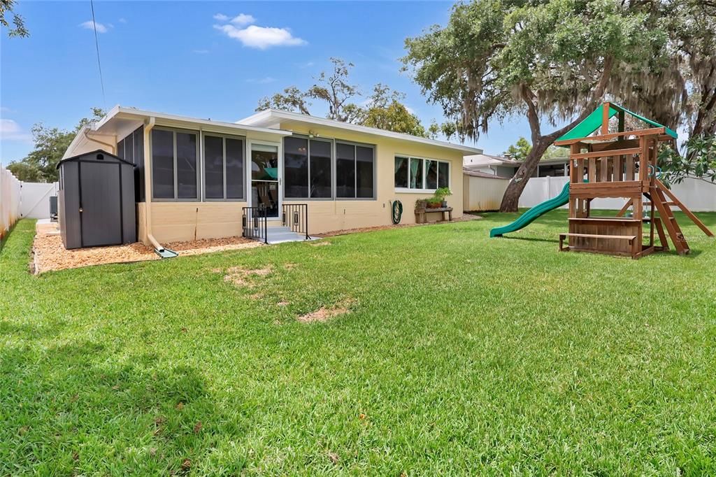 For Sale: $379,900 (2 beds, 2 baths, 1390 Square Feet)