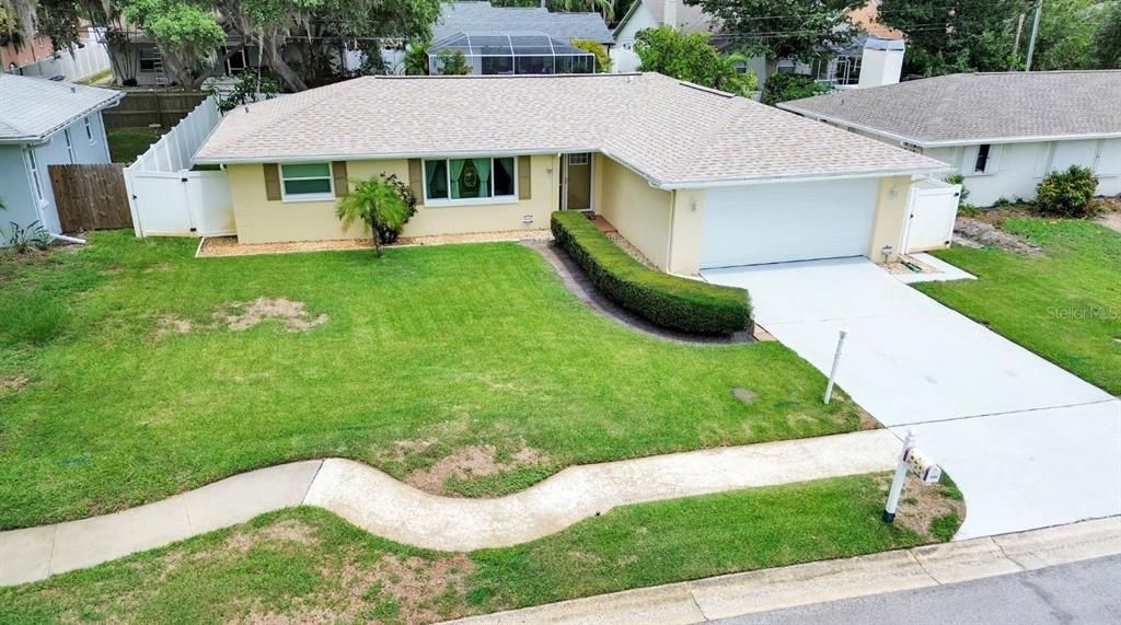 For Sale: $379,900 (2 beds, 2 baths, 1390 Square Feet)