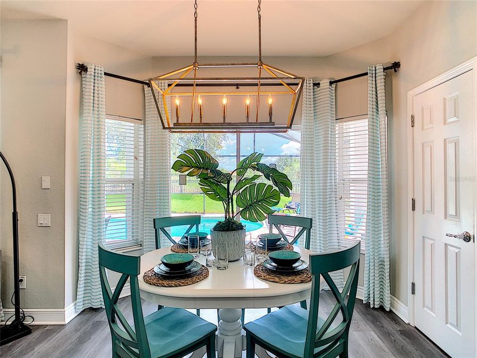 For Sale: $695,000 (6 beds, 4 baths, 2812 Square Feet)