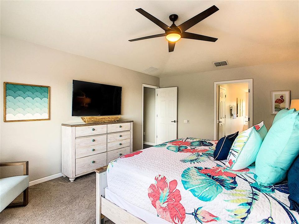 For Sale: $695,000 (6 beds, 4 baths, 2812 Square Feet)