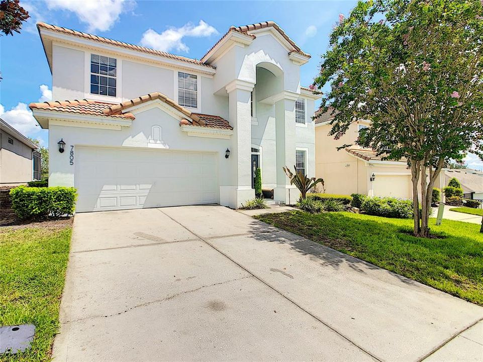 For Sale: $695,000 (6 beds, 4 baths, 2812 Square Feet)