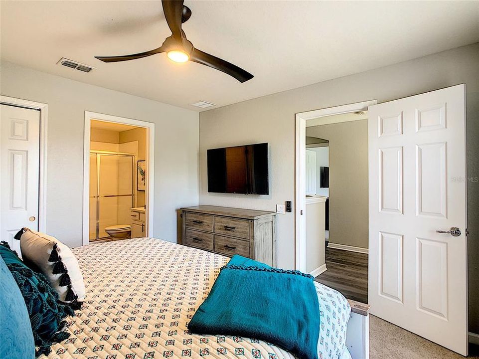For Sale: $695,000 (6 beds, 4 baths, 2812 Square Feet)
