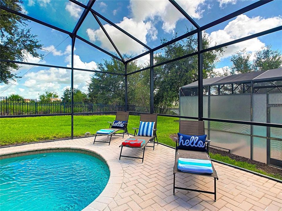 For Sale: $695,000 (6 beds, 4 baths, 2812 Square Feet)