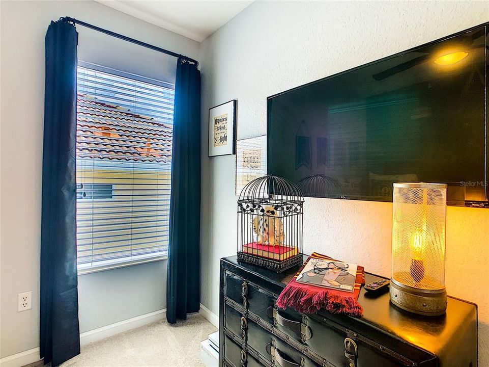 For Sale: $695,000 (6 beds, 4 baths, 2812 Square Feet)