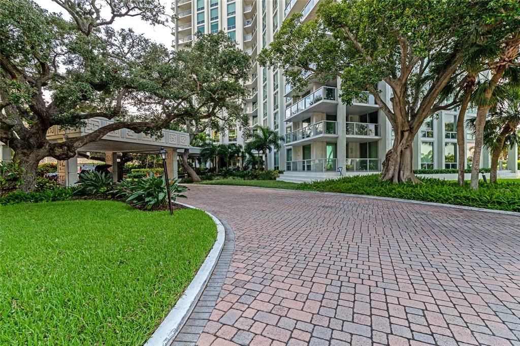 For Rent: $4,500 (2 beds, 2 baths, 1577 Square Feet)