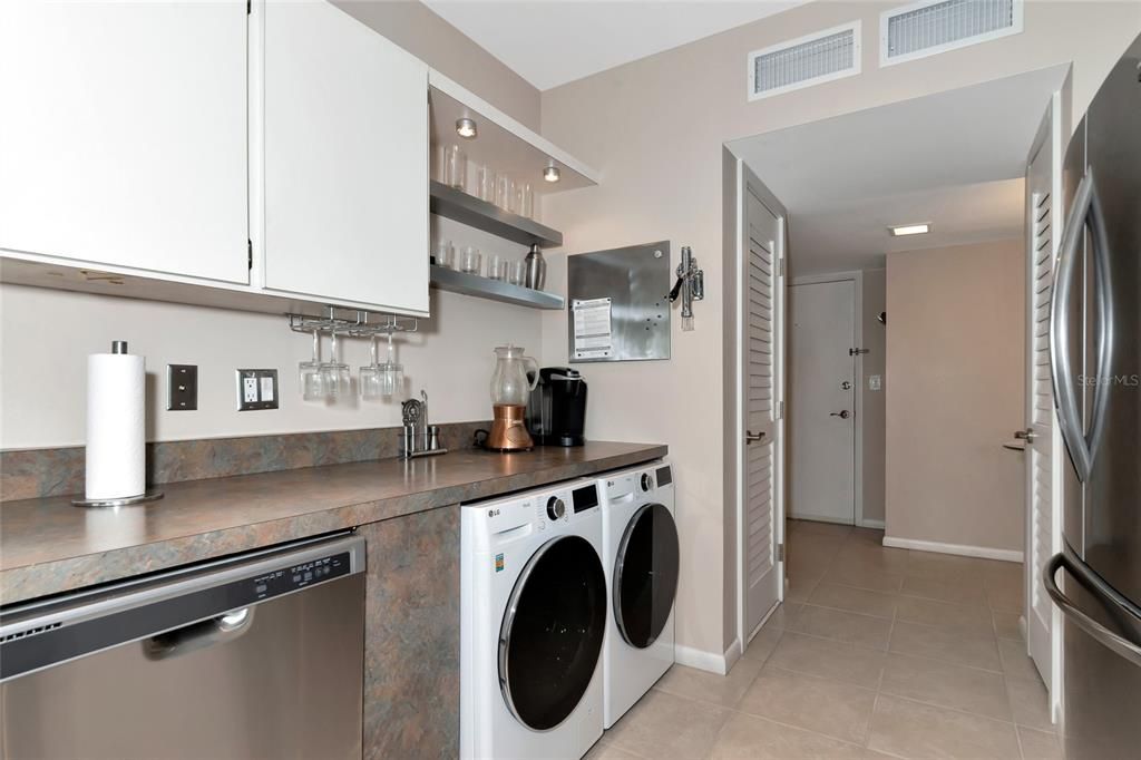 For Rent: $4,500 (2 beds, 2 baths, 1577 Square Feet)