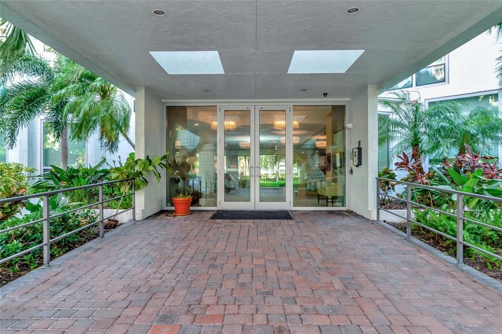 For Rent: $4,500 (2 beds, 2 baths, 1577 Square Feet)