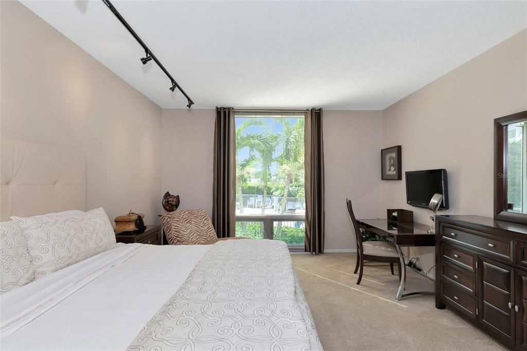 For Rent: $4,500 (2 beds, 2 baths, 1577 Square Feet)