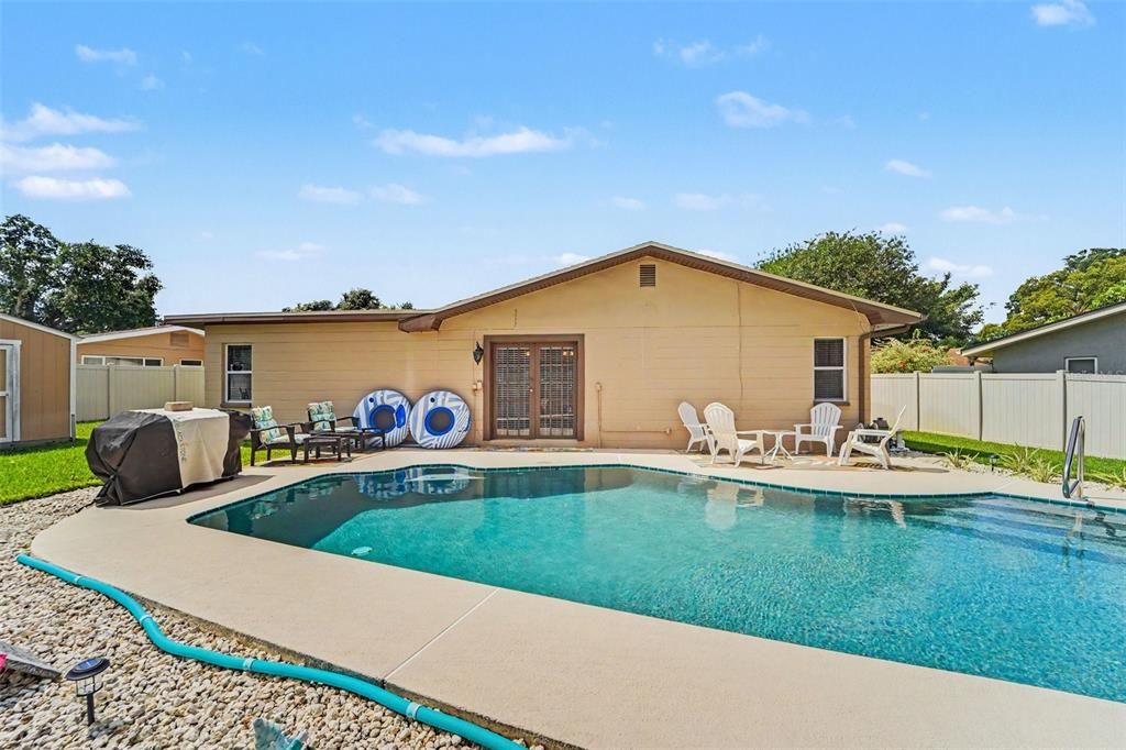 For Sale: $450,000 (3 beds, 2 baths, 1550 Square Feet)