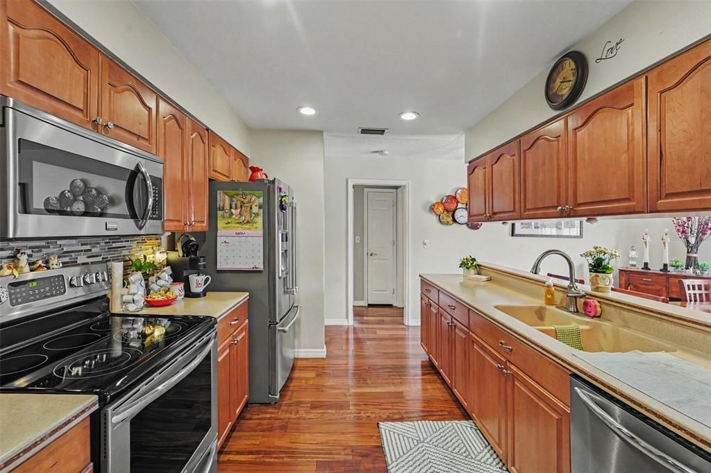 For Sale: $450,000 (3 beds, 2 baths, 1550 Square Feet)