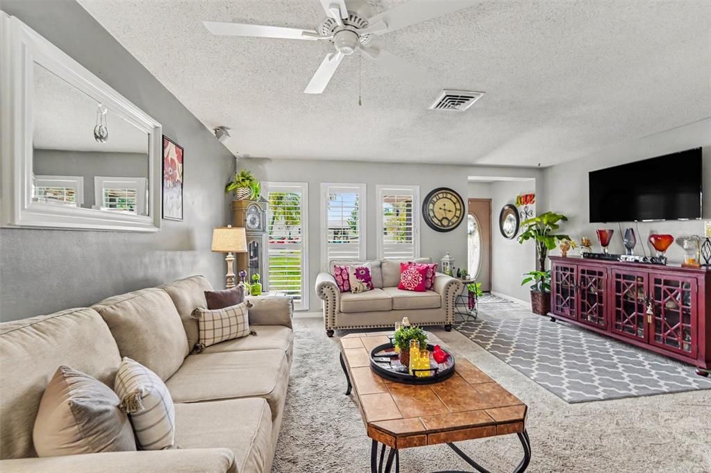For Sale: $450,000 (3 beds, 2 baths, 1550 Square Feet)