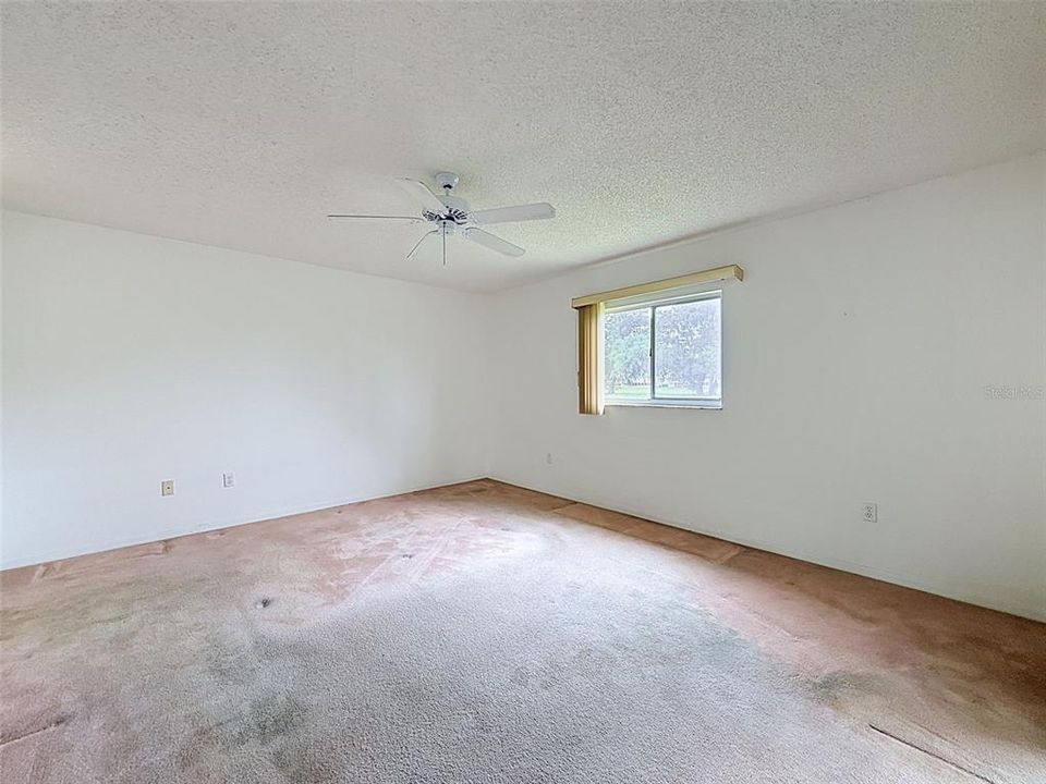 Activo con contrato: $219,000 (2 camas, 2 baños, 1678 Pies cuadrados)